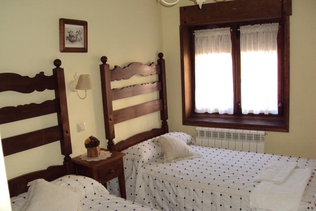 Artesano I Y III Guest House Navarredonda de Gredos Phòng bức ảnh